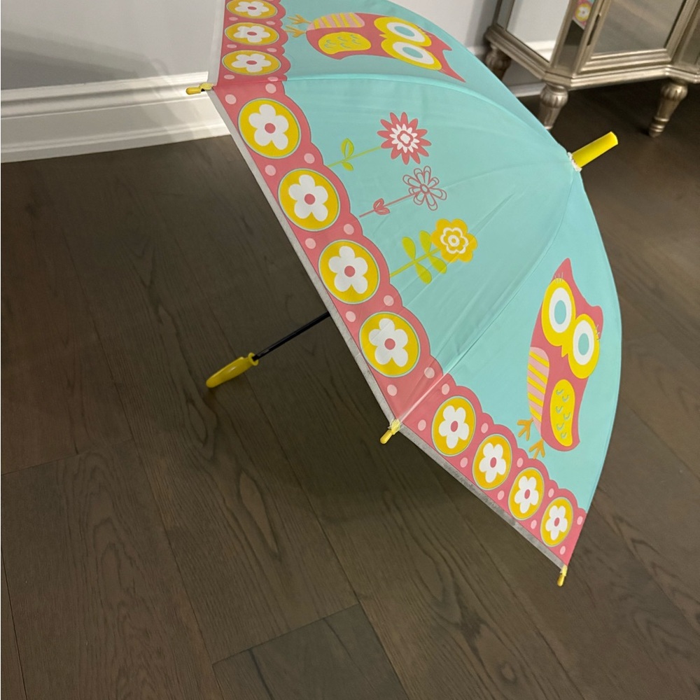 Gorgeous kids quality umbrella. One push button NWT
